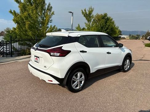 Used 2023 Nissan Kicks S FWD image 9