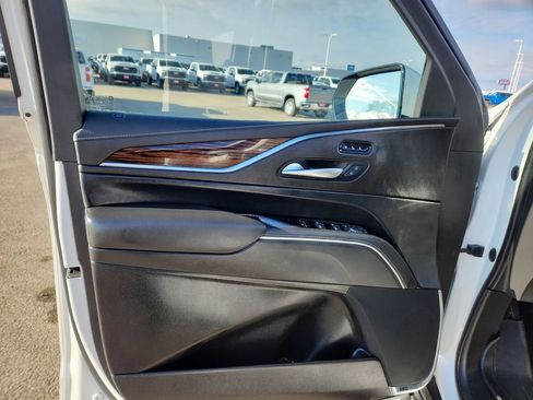 Certified 2023 Cadillac Escalade ESV Premium Luxury AWD/4WD image 39