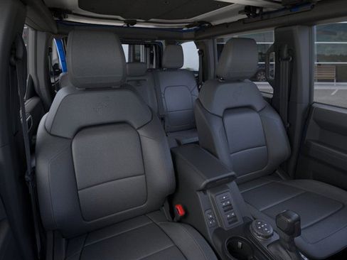 New 2025 Ford Bronco Badlands image 11