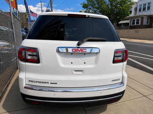 Used 2017 GMC Acadia Limited SLT AWD/4WD image 4