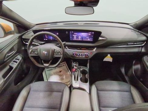 Used 2024 Buick Envista Preferred w/ Convenience I Package FWD image 11