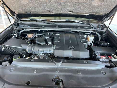 Used 2020 Toyota 4Runner Limited image 33