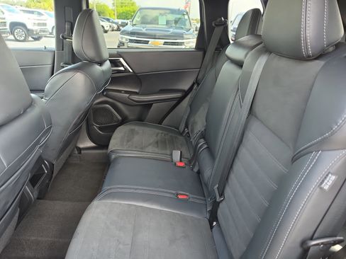 Used 2024 Mitsubishi Outlander SE FWD image 13