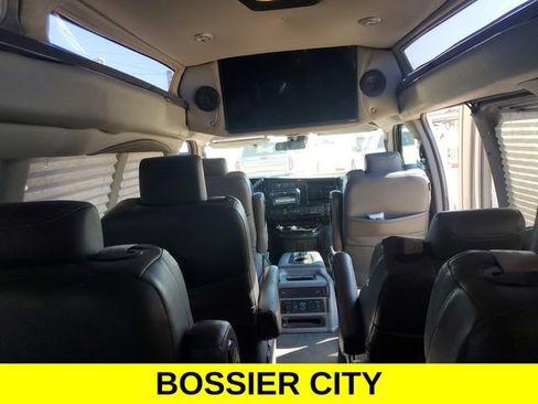 Used 2022 GMC Savana 2500 Extended w/ Enhanced Convenience Package RWD image 11