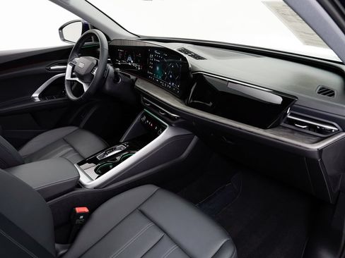 Certified 2025 Audi Q5 Premium w/ Premium Plus AWD/4WD image 21