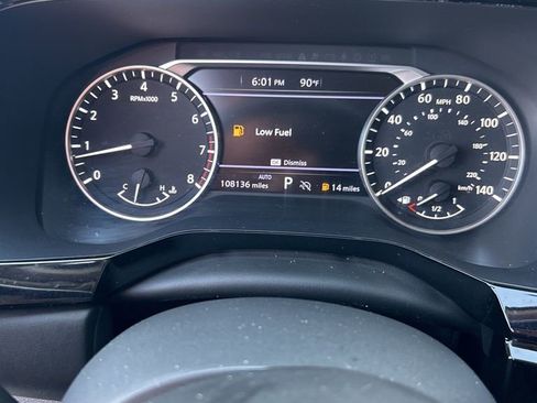 Used 2022 Nissan Pathfinder SV image 8