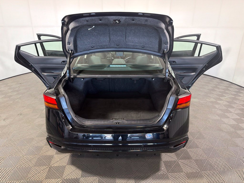 Used 2024 Nissan Altima 2.5 SV FWD image 21