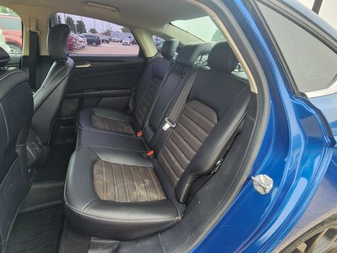 Used 2018 Ford Fusion SE w/ Equipment Group 201A FWD image 17