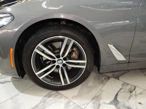 Used 2022 BMW 530i xDrive image 12