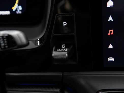 Certified 2025 Porsche Panamera Turbo AWD/4WD image 32