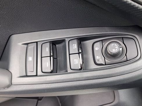 Certified 2025 Subaru Crosstrek 2.0i Premium w/ Crosstrek Mirror Package image 18