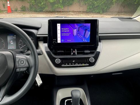 Used 2025 Toyota Corolla LE FWD image 7