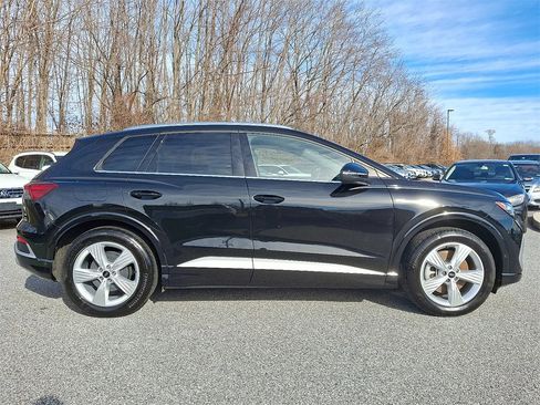 Used 2024 Audi Q4 e-tron Premium Plus image 7