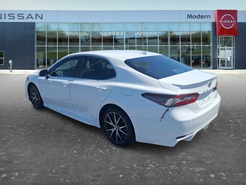 Used 2023 Toyota Camry SE FWD image 6