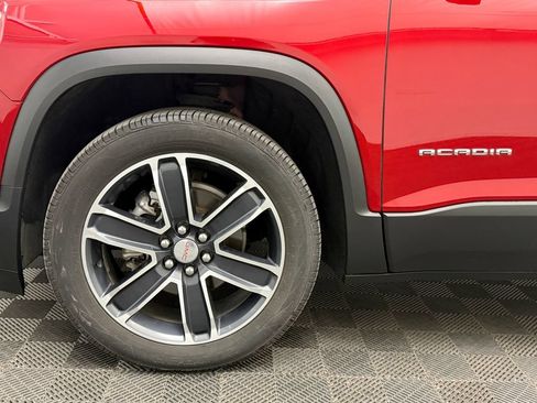 Used 2022 GMC Acadia SLT w/ Technology Package AWD/4WD image 11