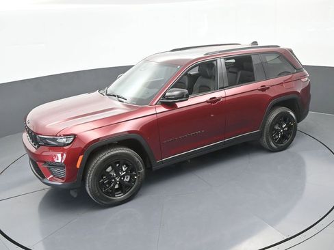 New 2025 Jeep Grand Cherokee Altitude RWD image 41