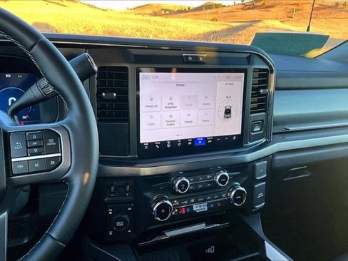 Used 2025 Ford F250 Lariat w/ Chrome Package image 10