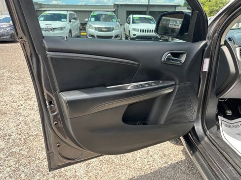 Used 2015 Dodge Journey Crossroad w/ Flexible Seating Group FWD image 11