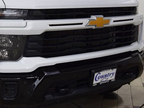 Used 2025 Chevrolet Silverado 2500 Custom w/ Custom Value Package AWD/4WD image 13