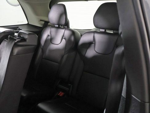 Used 2018 Volvo XC90 T5 Momentum w/ Convenience Package image 34