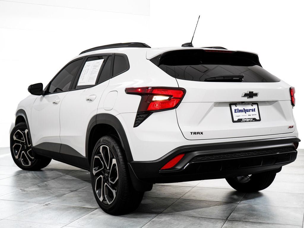 Used 2025 Chevrolet Trax RS w/ Driver Confidence Package FWD image 5