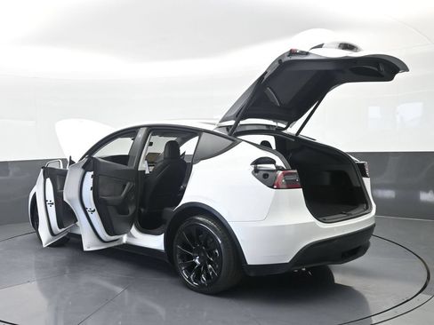 Used 2022 Tesla Model Y Long Range AWD/4WD image 74