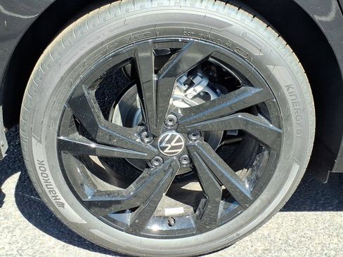 New 2026 Volkswagen Jetta SE image 8