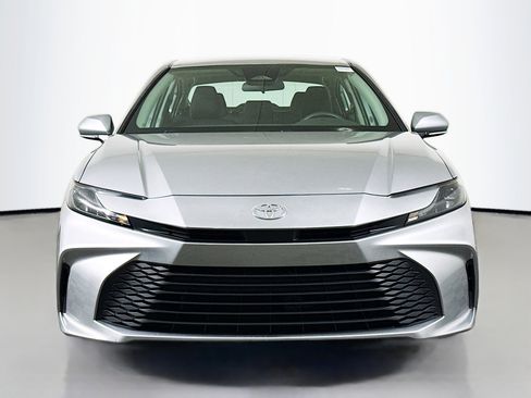 Used 2025 Toyota Camry LE FWD image 2