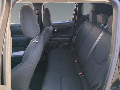 Used 2022 Jeep Renegade Latitude image 13