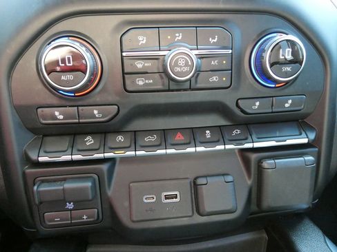 Used 2019 Chevrolet Silverado 1500 LT Trail Boss AWD/4WD image 24