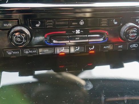 Used 2022 Jeep Grand Cherokee Altitude image 30