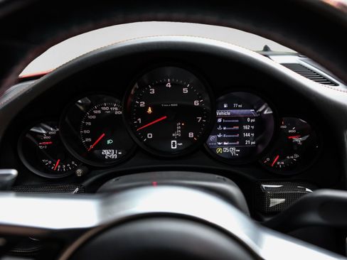 Used 2019 Porsche 911 Carrera 4 AWD/4WD image 20