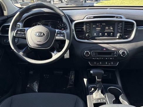 Used 2019 Kia Sorento AWD w/ LX Convenience Package image 2