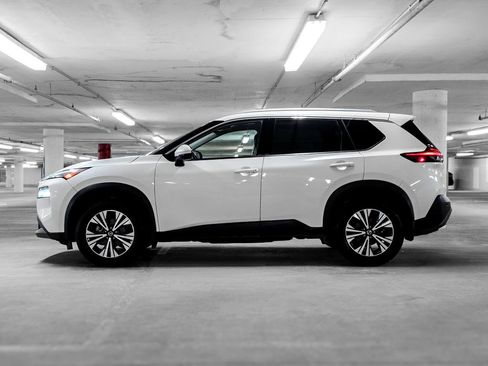 Used 2021 Nissan Rogue SV w/ Premium Package AWD/4WD image 14