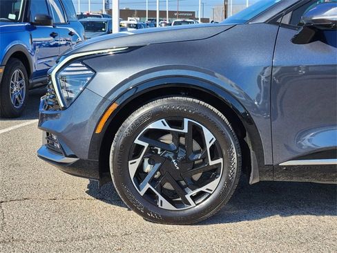 Used 2023 Kia Sportage SX image 9