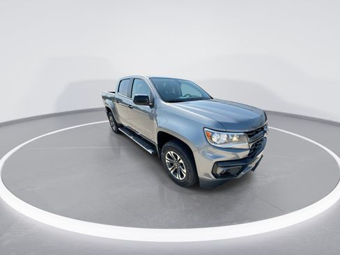Used 2021 Chevrolet Colorado Z71 AWD/4WD image 2
