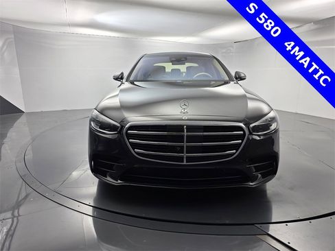 Used 2022 Mercedes-Benz S 580 4MATIC Sedan image 2