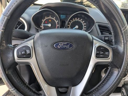 Used 2015 Ford Fiesta SE image 17