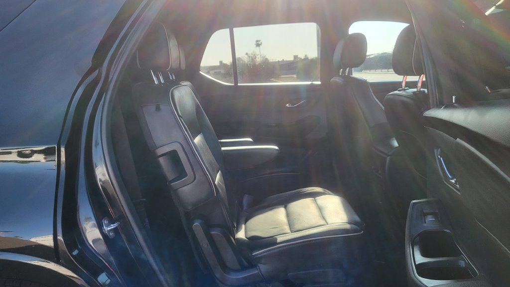 Used 2022 Chevrolet Traverse Premier w/ Redline Edition FWD image 22