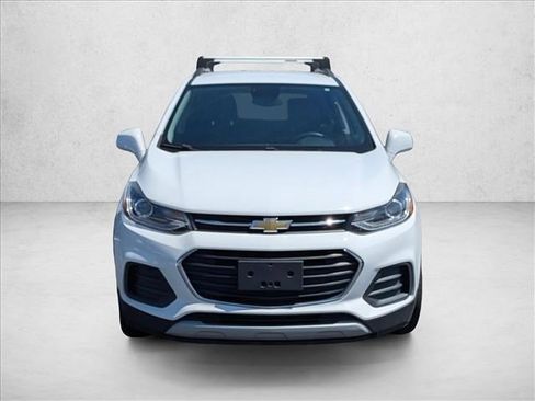 Used 2020 Chevrolet Trax LT FWD image 2