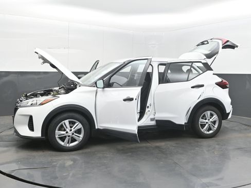 Used 2021 Nissan Kicks S FWD image 40