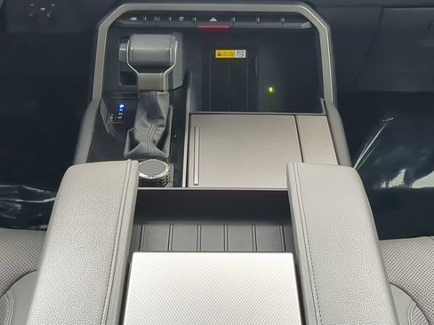 Used 2023 Toyota Sequoia Limited image 19