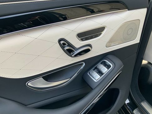 Used 2017 Mercedes-Benz S 550 Sedan image 30
