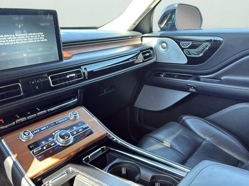 Used 2020 Lincoln Aviator Reserve w/ Equipment Group 202A image 20