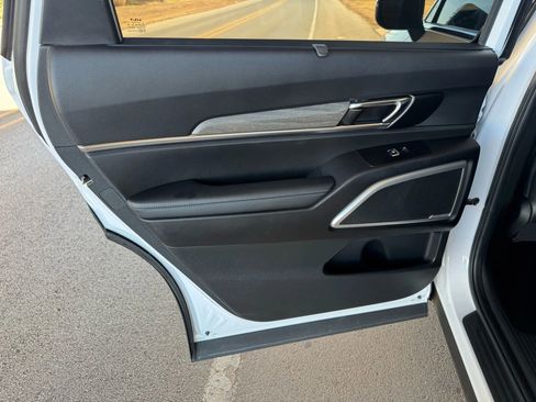 Used 2022 Kia Telluride EX w/ EX Premium Package image 18