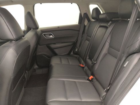 Used 2021 Nissan Rogue SV w/ Premium Package image 18