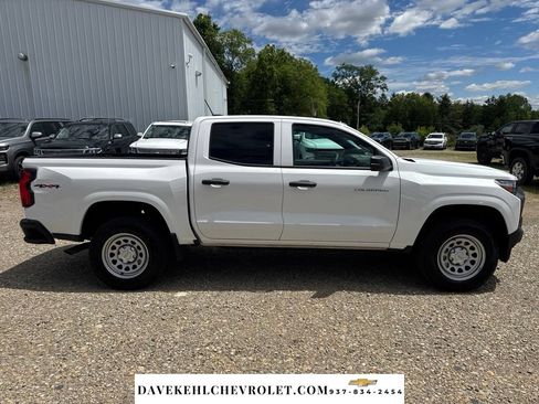 Used 2026 Chevrolet Colorado W/T AWD/4WD image 40
