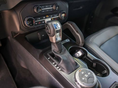 Used 2024 Ford Bronco Outer Banks image 21