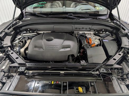 Used 2022 Volvo XC60 T8 R-Design w/ Advanced Package image 30