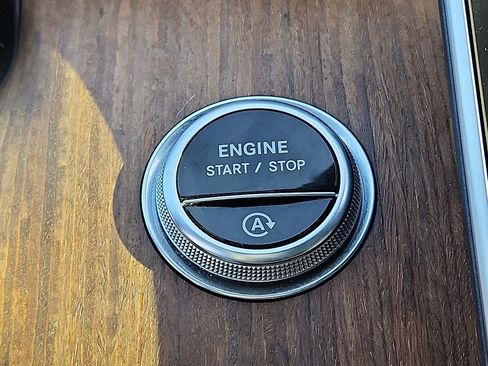 Used 2022 Mercedes-Benz C 300 Sedan image 19